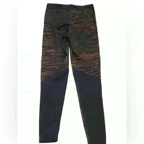 Nike Victory Metallic Crackle M-Rise Training Leggings Size Medium - Picture 6 of 7